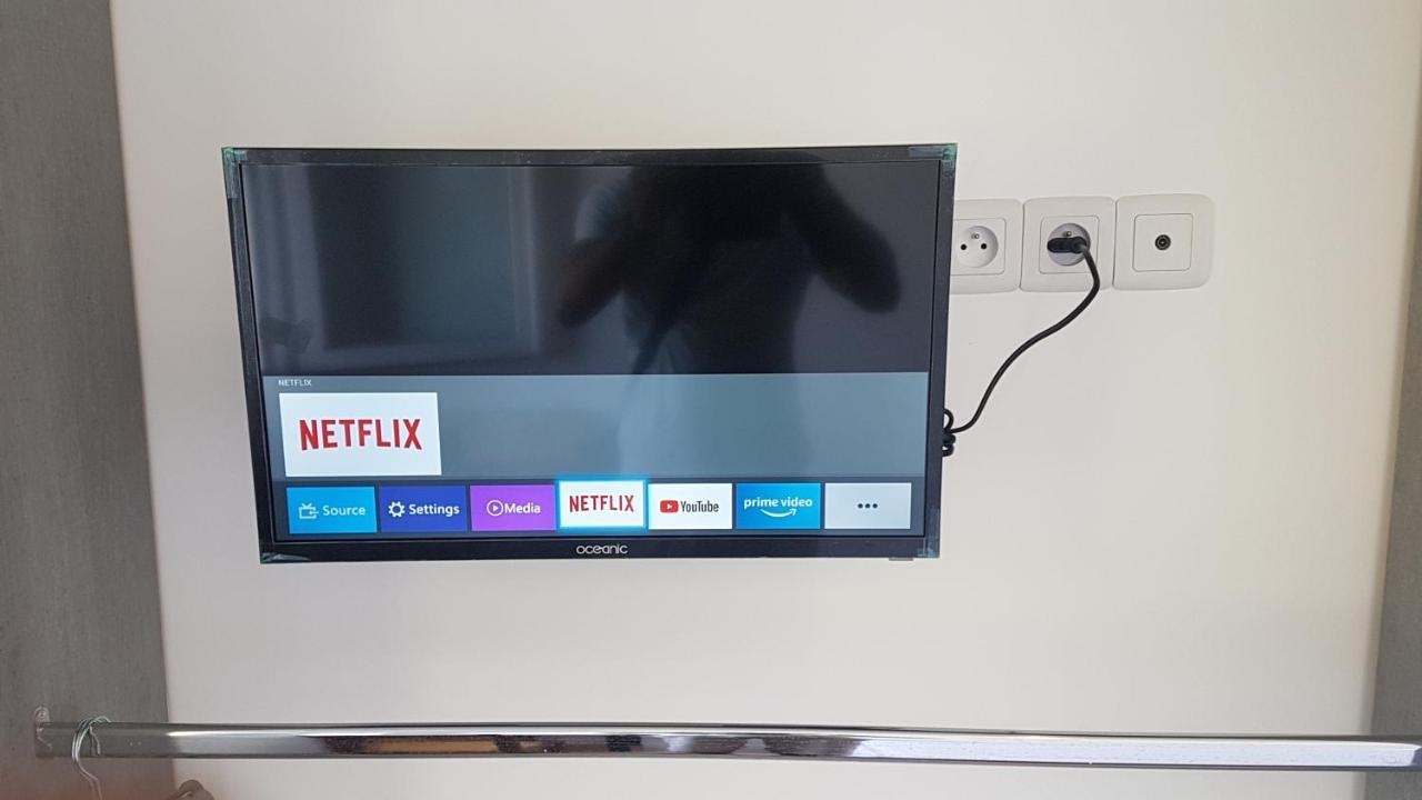 New Cheap Private Room, Kitchen , Overwieuw Sea,Tram On Spot, 12 Minutes From Nice Train Station With Tram , Beach In 17 Min Tram , Chambre Privee Pas Cher, Cuisine Equipee , Tram Sur Place, Apercu Mer, 12 Min De La Gare De Nice Avec Le Tram, 17 Min מראה חיצוני תמונה