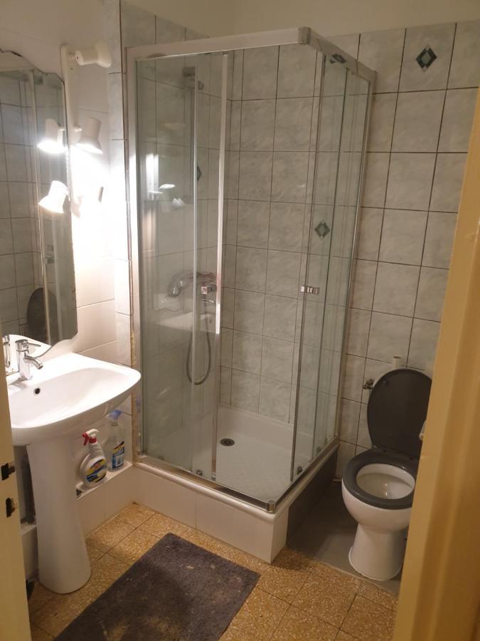 New Cheap Private Room, Kitchen , Overwieuw Sea,Tram On Spot, 12 Minutes From Nice Train Station With Tram , Beach In 17 Min Tram , Chambre Privee Pas Cher, Cuisine Equipee , Tram Sur Place, Apercu Mer, 12 Min De La Gare De Nice Avec Le Tram, 17 Min מראה חיצוני תמונה