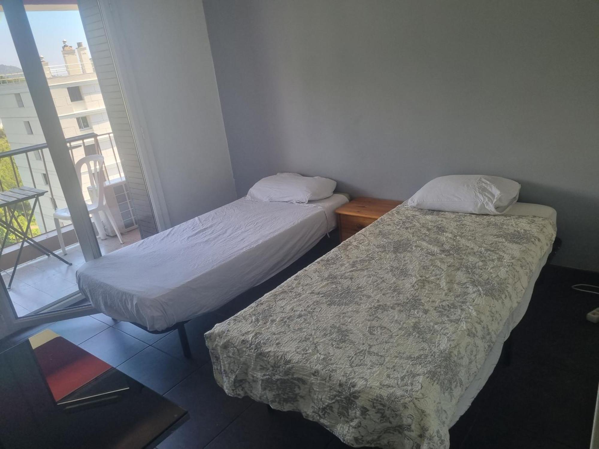 New Cheap Private Room, Kitchen , Overwieuw Sea,Tram On Spot, 12 Minutes From Nice Train Station With Tram , Beach In 17 Min Tram , Chambre Privee Pas Cher, Cuisine Equipee , Tram Sur Place, Apercu Mer, 12 Min De La Gare De Nice Avec Le Tram, 17 Min חדר תמונה