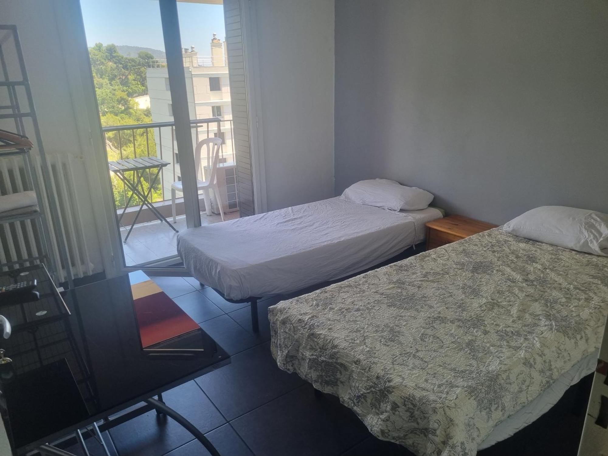 New Cheap Private Room, Kitchen , Overwieuw Sea,Tram On Spot, 12 Minutes From Nice Train Station With Tram , Beach In 17 Min Tram , Chambre Privee Pas Cher, Cuisine Equipee , Tram Sur Place, Apercu Mer, 12 Min De La Gare De Nice Avec Le Tram, 17 Min חדר תמונה